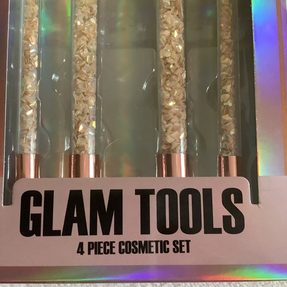 Glam Tools Cosmetic Brush Set - Picture 4 of 9